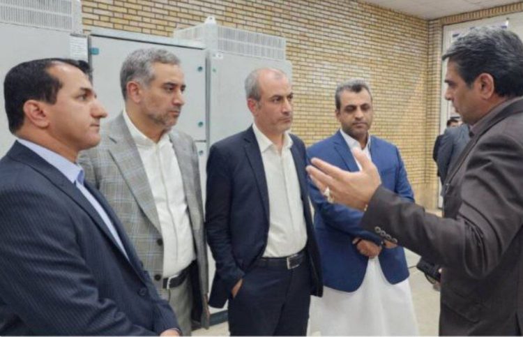 مجتبی توانگر، معاون مالی، حقوقی و مجلس وزات نیرو از آبشیرینکن ۱۰۰ هزار مترمکعبی طرح تأمین آب اضطراری سیستان و زاهدان بازدید کرد.