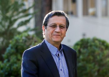 وزیر اقتصاد: مشکل تسهیلات مسکن را در شورای عالی مسکن بررسی میکنیم